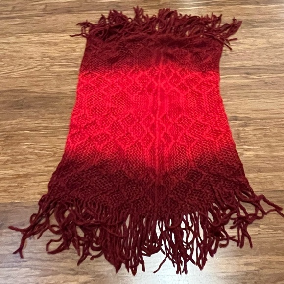 Brit's Knits Accessories - Brit's Knits handmade burgundy red, pink, maroon, ombre gator scarf w/ fringe